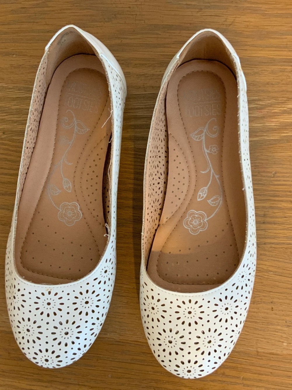 White flat shoes